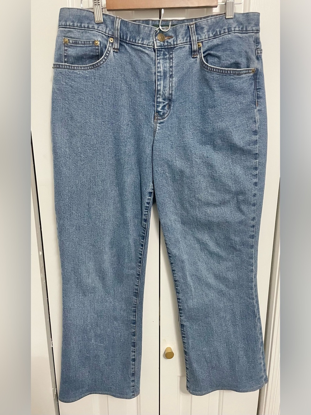 Classic Women's Straight-Leg Jeans in Light Blue